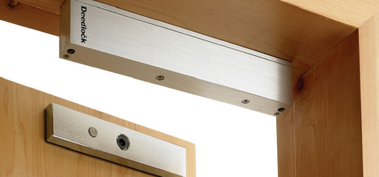 Magnetic lock installation Commerce